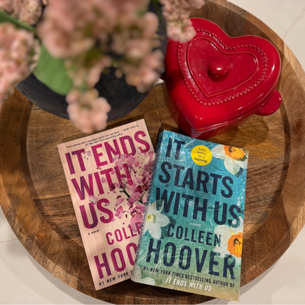 It Ends With Us & It Starts With Us Book Bundle - Colleen Hoover